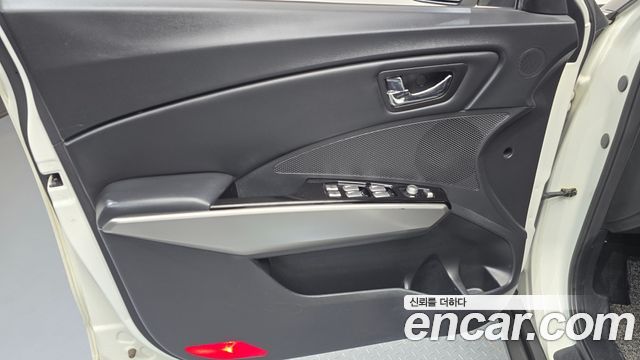 KG Mobility (SsangYong) Tivoli VX 2WD 2016 — фото 24