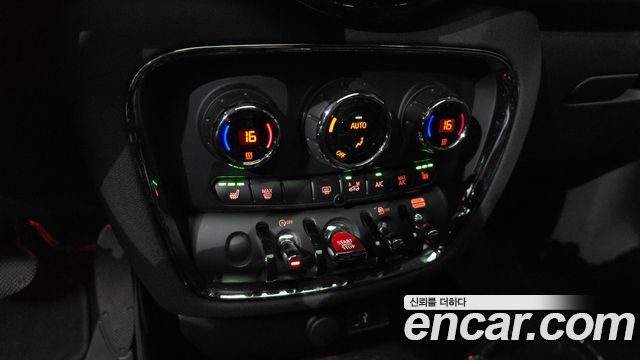 MINI Cooper Clubman Classic 2nd 2023 — фото 17