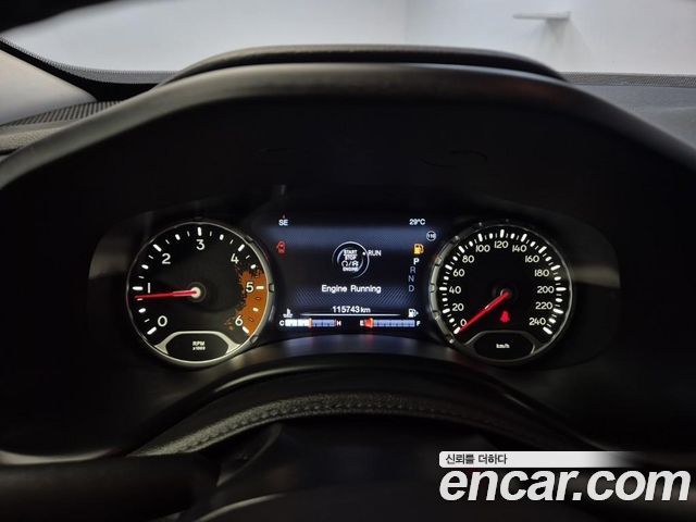 Jeep Renegade 2.0 Diesel Longitude AWD 2016 — фото 6