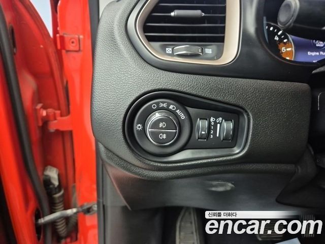 Jeep Renegade 2.0 Diesel Longitude AWD 2016 — фото 20