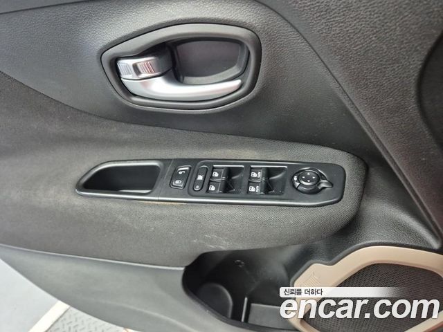 Jeep Renegade 2.0 Diesel Longitude AWD 2016 — фото 21