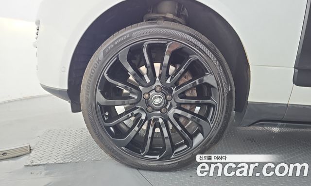 Land Rover Range Rover (IV) 4.4 SDV8 Vogue SE DIESEL 2017 — фото 5