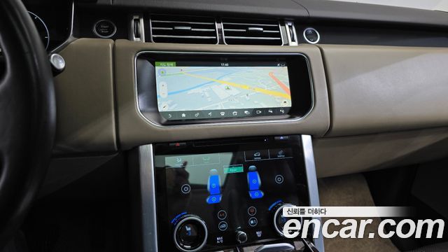 Land Rover Range Rover (IV) 4.4 SDV8 Vogue SE DIESEL 2017 — фото 17