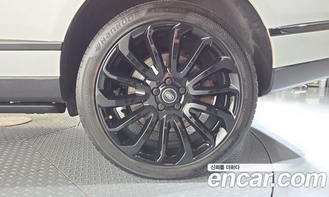 Land Rover Range Rover (IV) 4.4 SDV8 Vogue SE DIESEL 2017 — фото 27