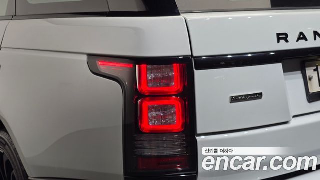 Land Rover Range Rover (IV) 4.4 SDV8 Vogue SE DIESEL 2017 — фото 29