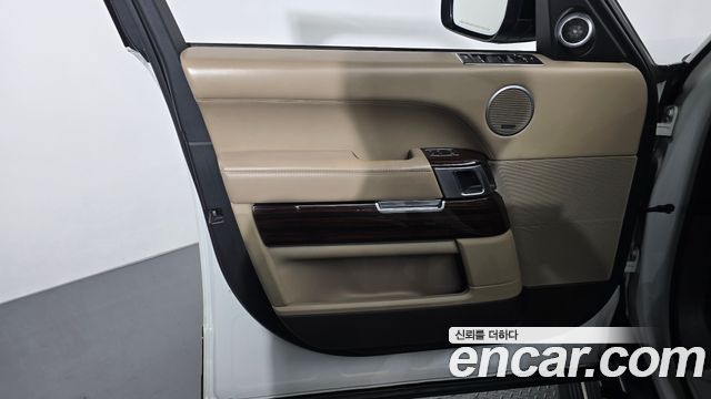 Land Rover Range Rover (IV) 4.4 SDV8 Vogue SE DIESEL 2017 — фото 30