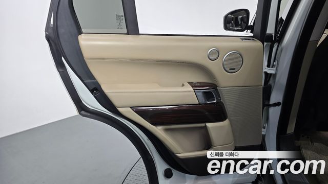 Land Rover Range Rover (IV) 4.4 SDV8 Vogue SE DIESEL 2017 — фото 31