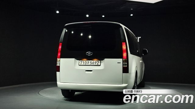 Hyundai Staria 4WD Tourer 11-Seater Modern 2023 — фото 4