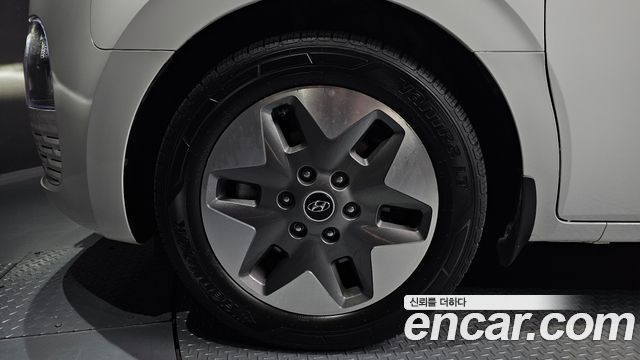 Hyundai Staria 4WD Tourer 11-Seater Modern 2023 — фото 5