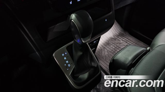 Hyundai Staria 4WD Tourer 11-Seater Modern 2023 — фото 9