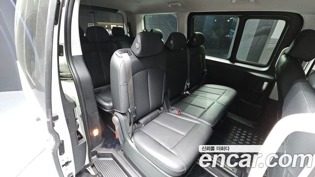 Hyundai Staria 4WD Tourer 11-Seater Modern 2023 — фото 11