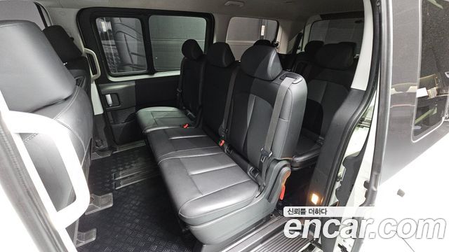 Hyundai Staria 4WD Tourer 11-Seater Modern 2023 — фото 12