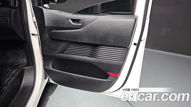 Hyundai Staria 4WD Tourer 11-Seater Modern 2023 — фото 25