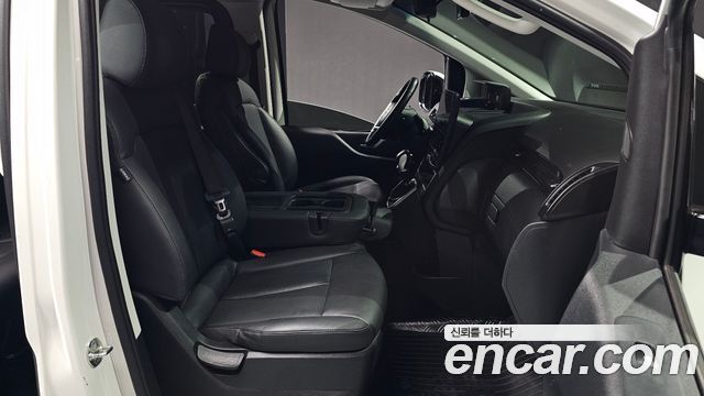 Hyundai Staria 4WD Tourer 11-Seater Modern 2023 — фото 26