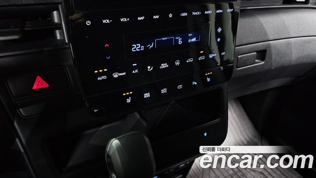 Hyundai Staria 4WD Tourer 11-Seater Modern 2023 — фото 27
