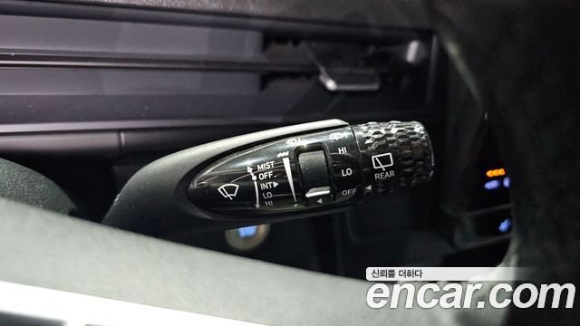 Hyundai Staria 4WD Tourer 11-Seater Modern 2023 — фото 29