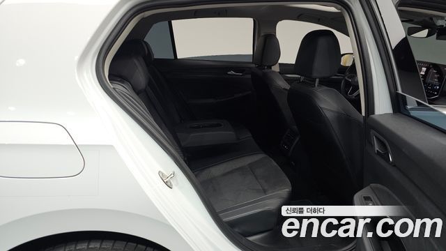 Volkswagen Golf (VIII) 2.0 TDI Prestige 2025 — фото 11