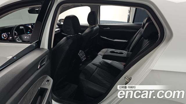Volkswagen Golf (VIII) 2.0 TDI Prestige 2025 — фото 12