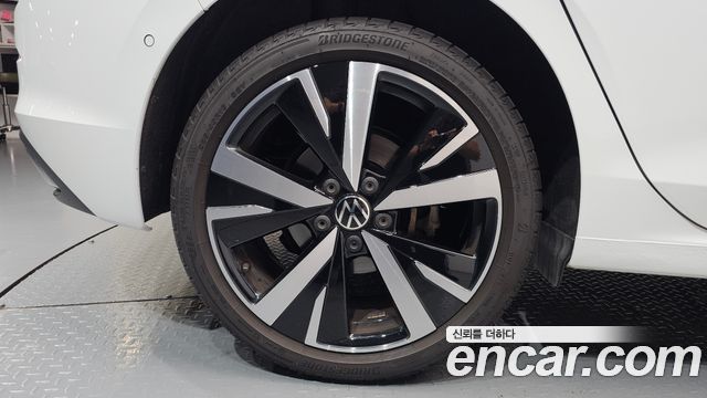 Volkswagen Golf (VIII) 2.0 TDI Prestige 2025 — фото 21