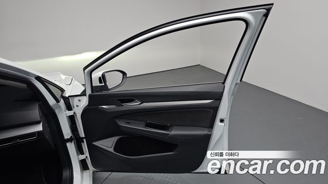 Volkswagen Golf (VIII) 2.0 TDI Prestige 2025 — фото 24