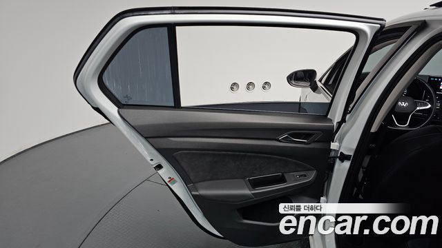 Volkswagen Golf (VIII) 2.0 TDI Prestige 2025 — фото 25