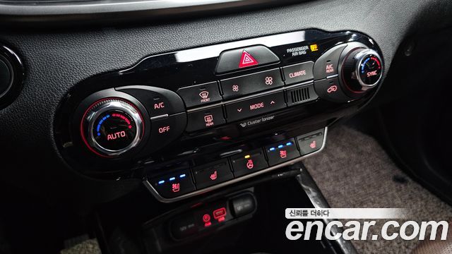 Kia Sorento Diesel 2.0 2WD Noblesse Special 2016 — фото 16