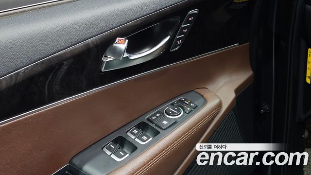 Kia Sorento Diesel 2.0 2WD Noblesse Special 2016 — фото 17