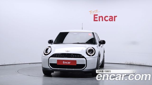 MINI Cooper C (IV) 5Door Essential 2025 — фото 3