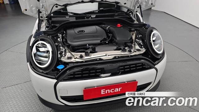 MINI Cooper C (IV) 5Door Essential 2025 — фото 6