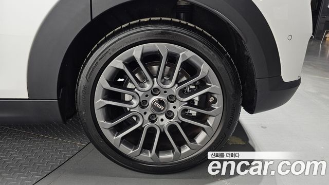 MINI Cooper C (IV) 5Door Essential 2025 — фото 21