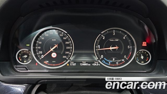 BMW 5 Series (F10) 520d xDrive 2015 — фото 8