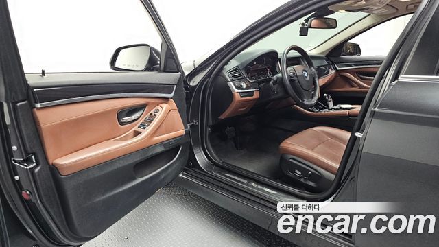 BMW 5 Series (F10) 520d xDrive 2015 — фото 10