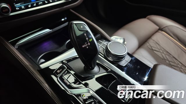 BMW 5 Series (G30) M550i xDrive 2021 — фото 9