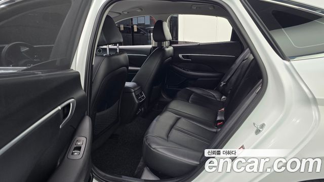 Hyundai Sonata (DN8) 2.0 Premium Family 2020 — фото 12