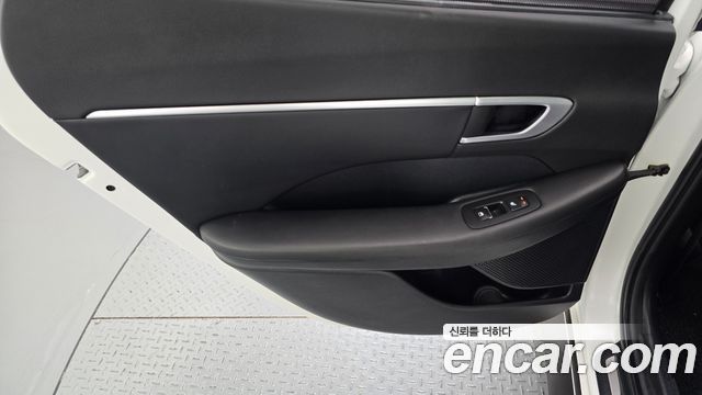 Hyundai Sonata (DN8) 2.0 Premium Family 2020 — фото 25