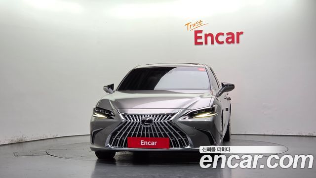 Lexus ES300h (VII) Executive 2023 — фото 3