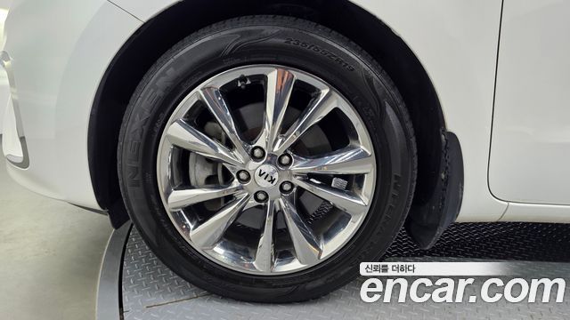 Kia Carnival 9-Seater Noblesse Special 2019 — фото 5