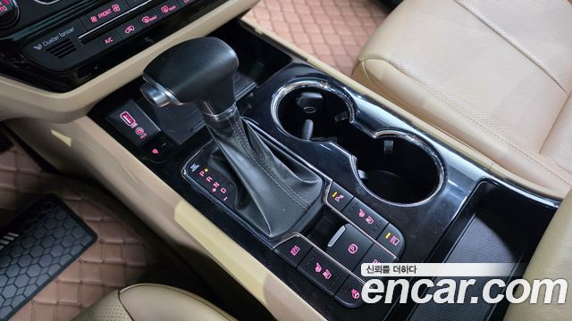 Kia Carnival 9-Seater Noblesse Special 2019 — фото 9