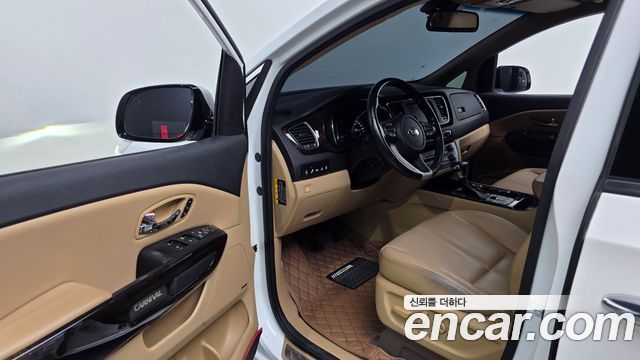 Kia Carnival 9-Seater Noblesse Special 2019 — фото 10