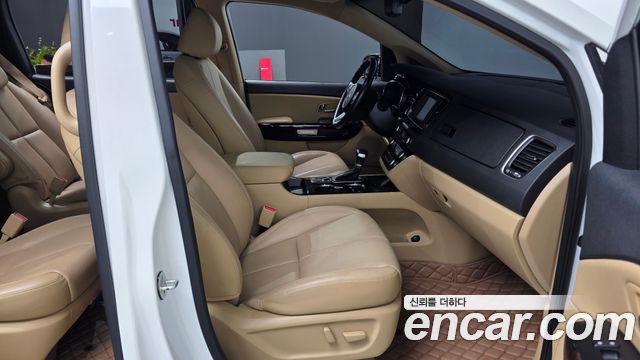 Kia Carnival 9-Seater Noblesse Special 2019 — фото 11