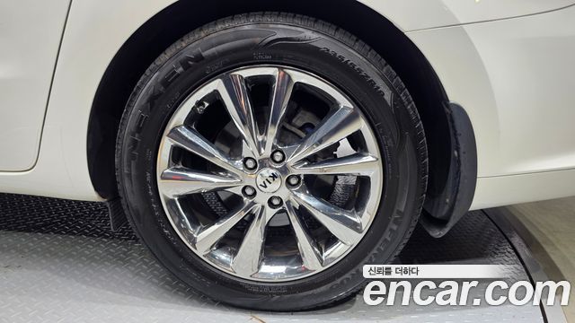 Kia Carnival 9-Seater Noblesse Special 2019 — фото 21