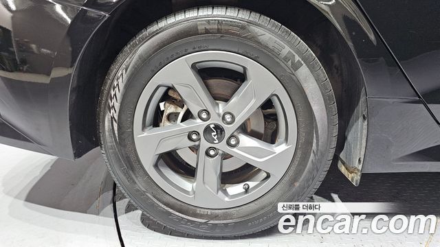 Kia K5 (III) 2.0 LPI(Renter car) Strandard 2023 — фото 5