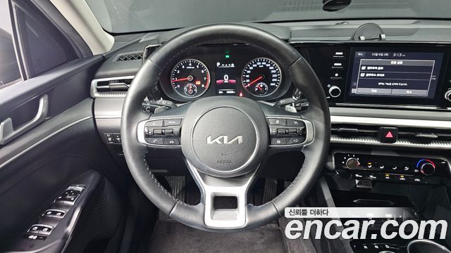 Kia K5 (III) 2.0 LPI(Renter car) Strandard 2023 — фото 13