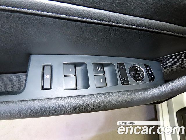 Hyundai Sonata (LF) 2.0 Premium 2016 — фото 18