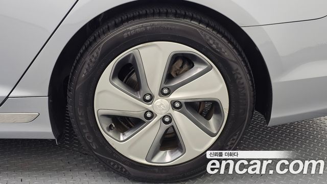 Hyundai Sonata Hybrid (LF) 2.0 HEV Modern Special 2017 — фото 21