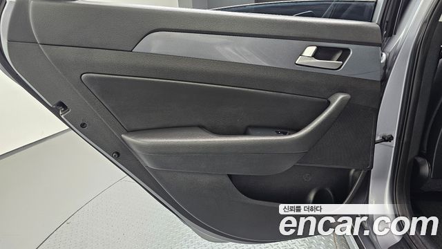 Hyundai Sonata Hybrid (LF) 2.0 HEV Modern Special 2017 — фото 25