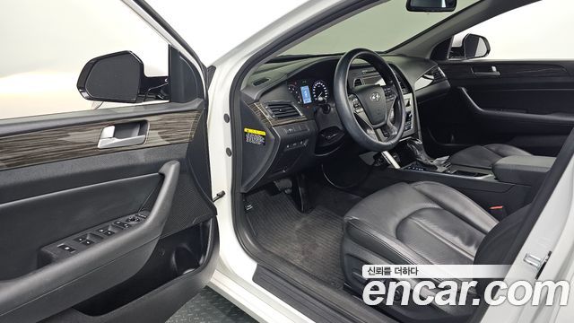Hyundai Sonata (LF) 2.0 Smart 2015 — фото 10