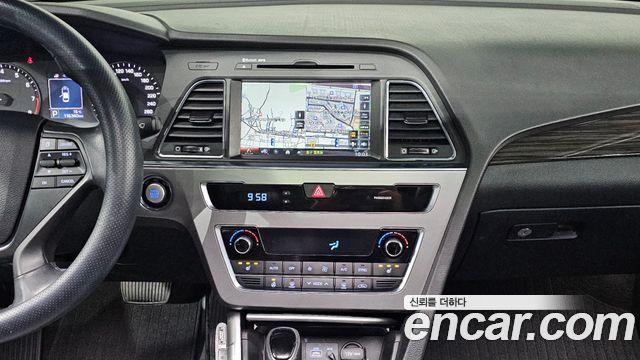 Hyundai Sonata (LF) 2.0 Smart 2015 — фото 18