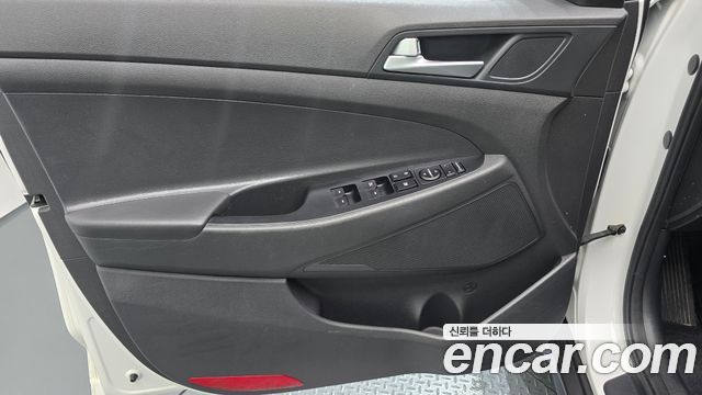 Hyundai Tucson Gasoline 1.6 turbo 2WD Modern 2018 — фото 24
