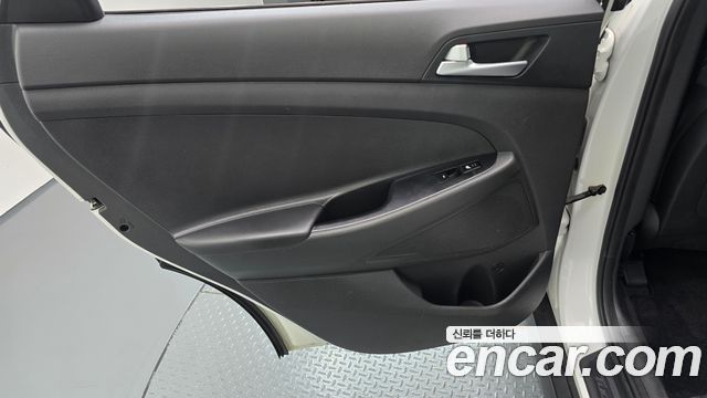 Hyundai Tucson Gasoline 1.6 turbo 2WD Modern 2018 — фото 25